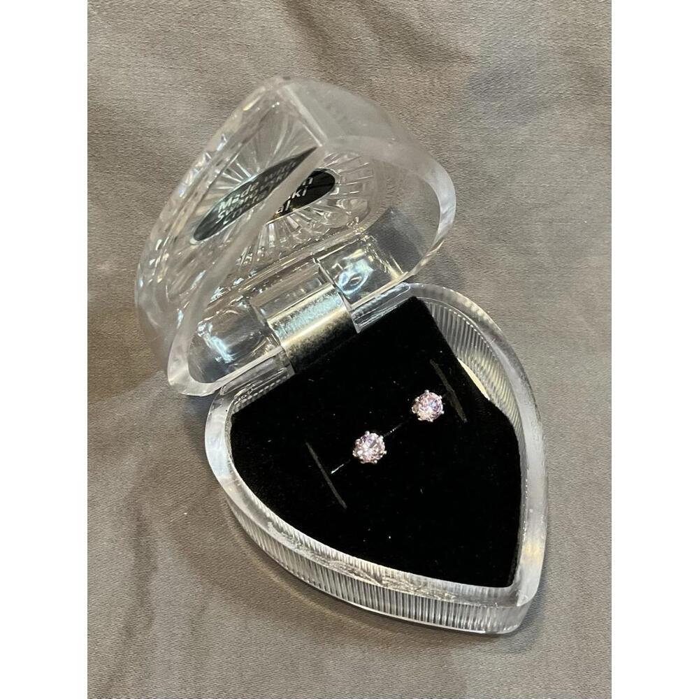 NWOT  Small  Pink Stud Earrings Made with Swarovski Crystal in Heart Box  #1349
